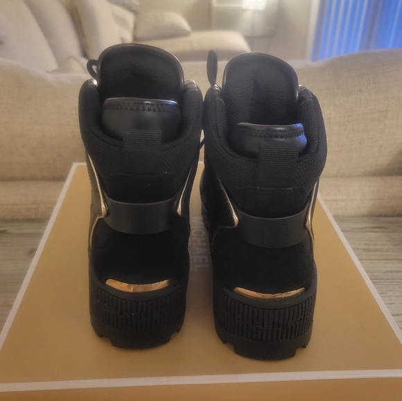 🔥SALE🔥Michael Kors HTF  Brooke Bootie SZ 9.5 - Picture 7 of 16